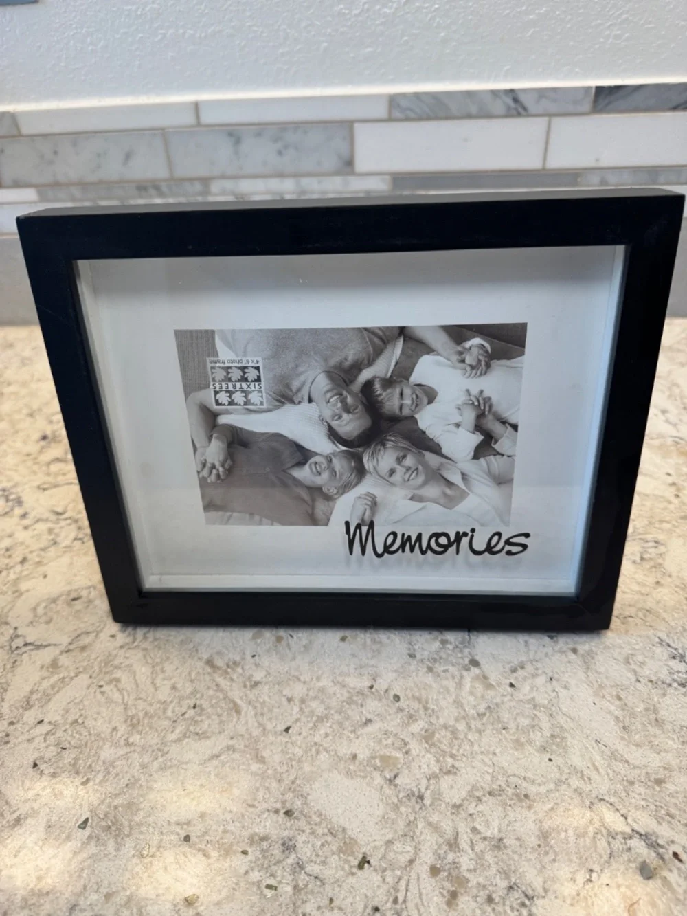 Sixtrees black memories frame with 4 x6 photo frame minimalist gallery wall